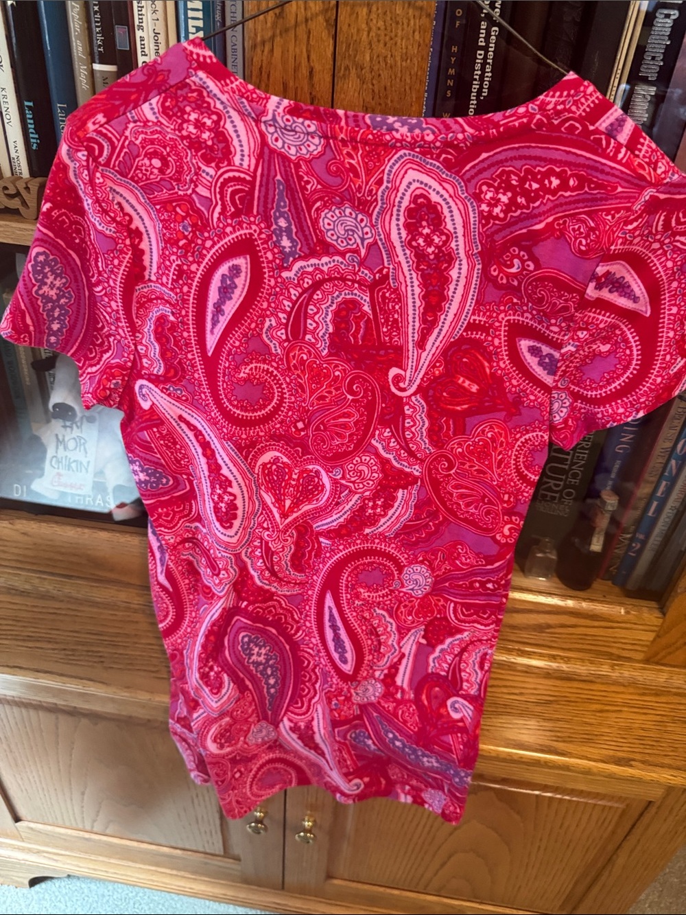 Jones New York Red and Pink Paisley V-Neck Short Sleeve Tee - Picture 3 of 3